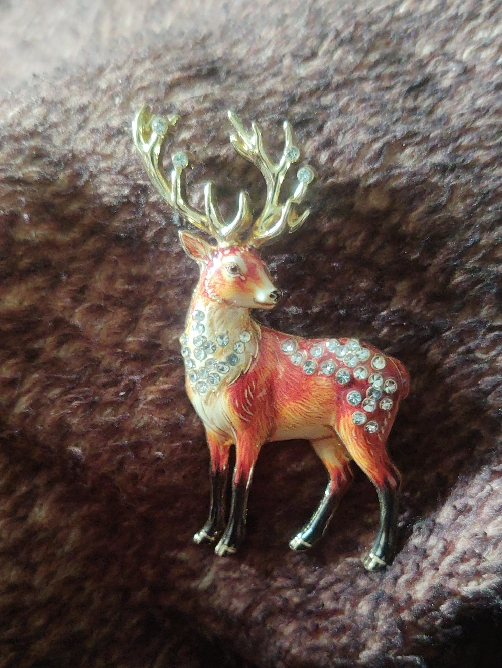 Enamel Deer Approach - Picture 2 of 4